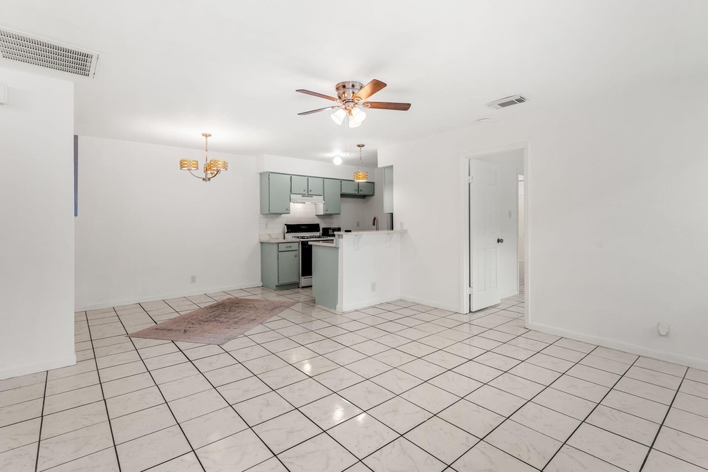 2501 Teri Rd - Photo 3