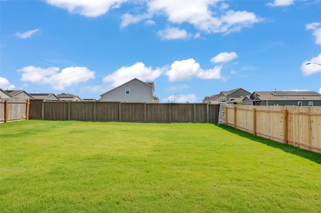 2528 Willkomen Way - Photo 18