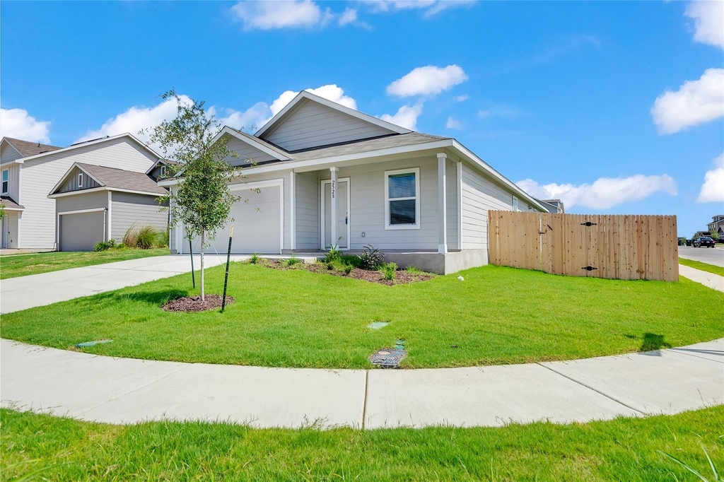 2528 Willkomen Way - Photo 1