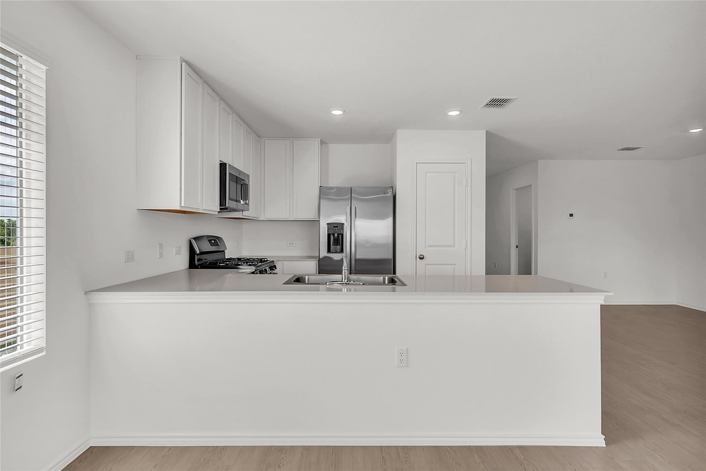 2528 Willkomen Way - Photo 6