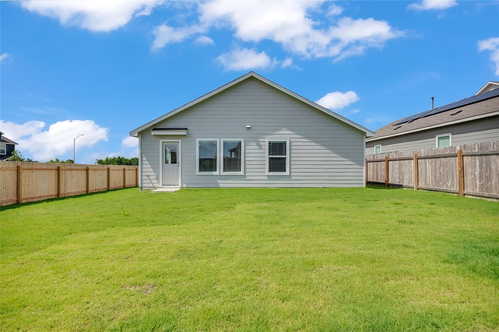 2528 Willkomen Way - Photo 19