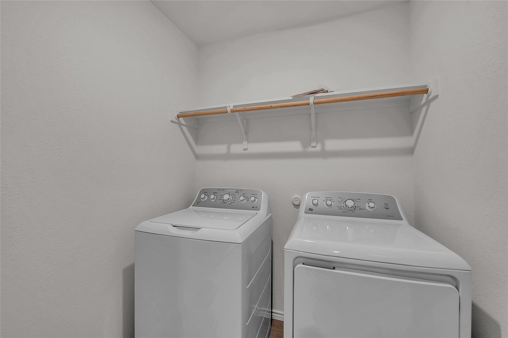 2528 Willkomen Way - Photo 15