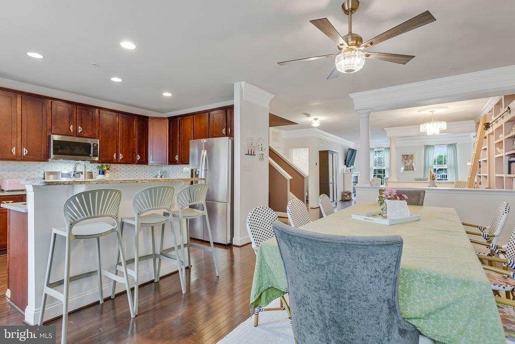 703 Skippers Lane - Photo 3