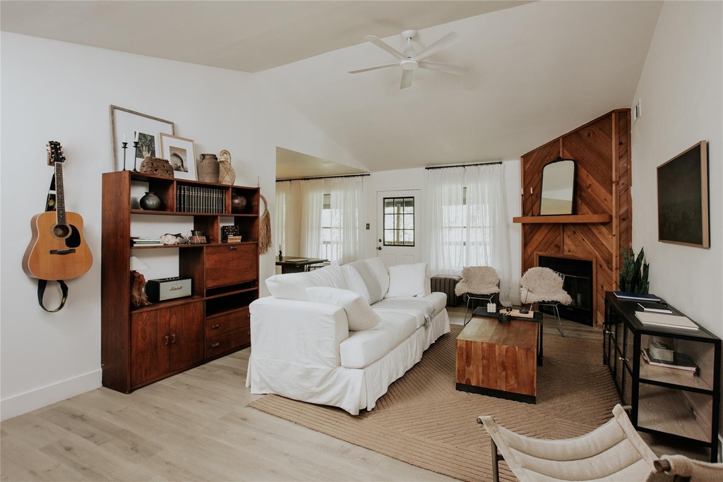 11210 Hidden Bluff Dr - Photo 2