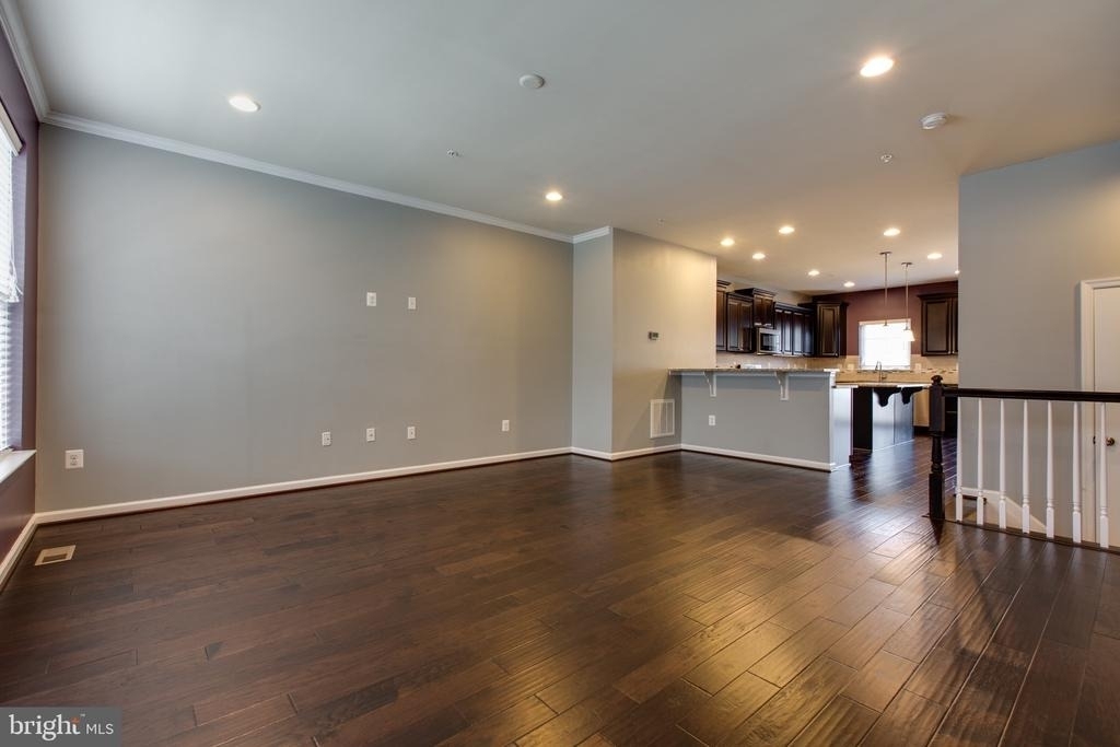 1314 Hawthorn Drive - Photo 7