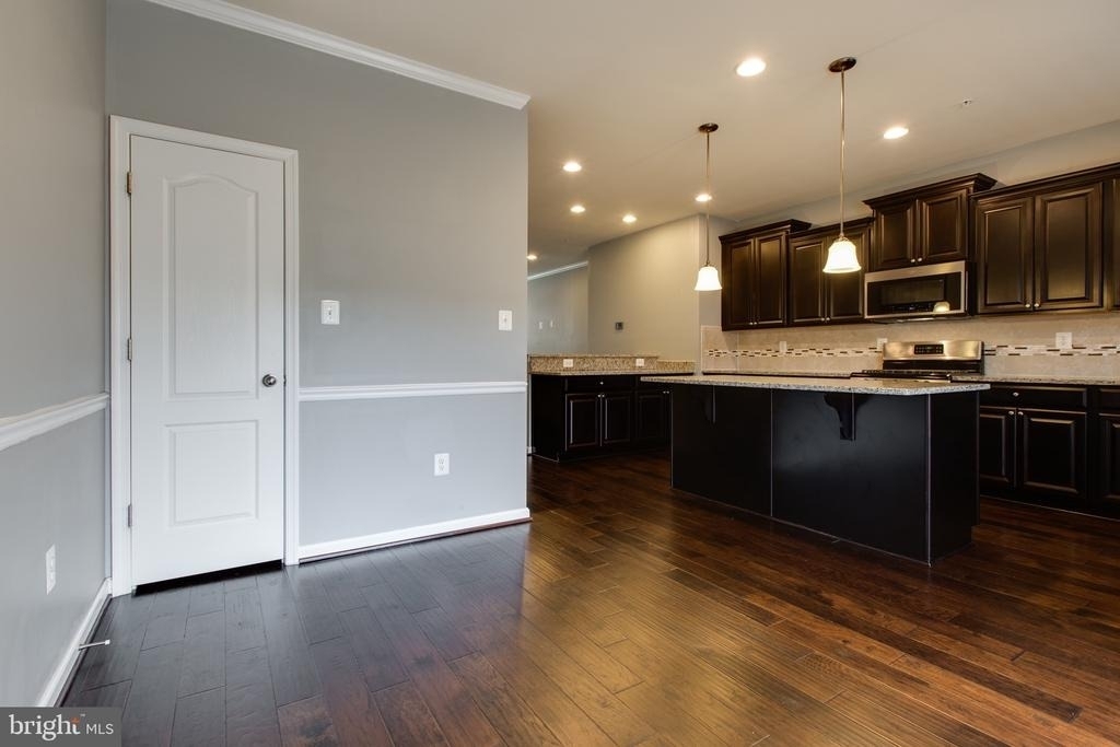 1314 Hawthorn Drive - Photo 4