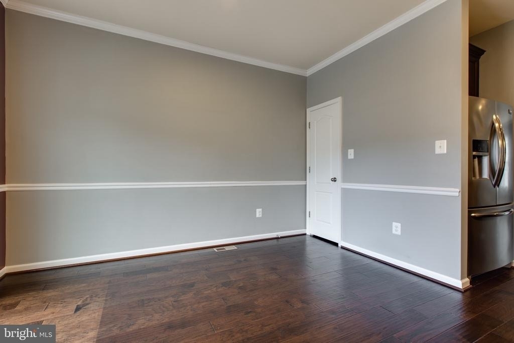 1314 Hawthorn Drive - Photo 5