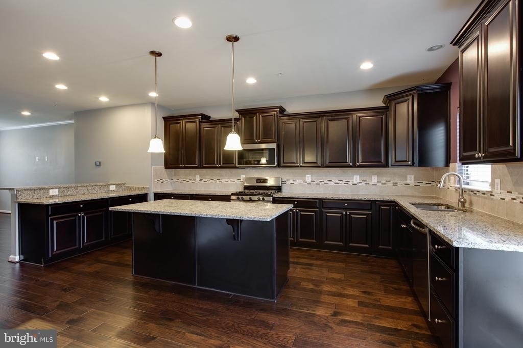 1314 Hawthorn Drive - Photo 3
