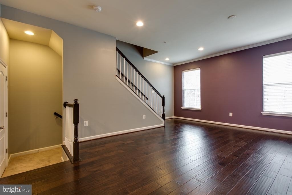 1314 Hawthorn Drive - Photo 10