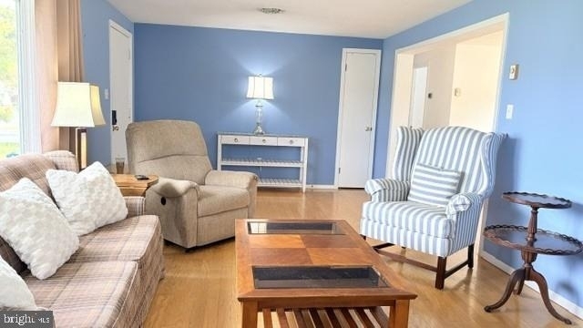 508 Lloyd Street - Photo 2