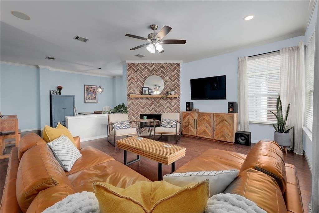 1705 Azalea Dr - Photo 4