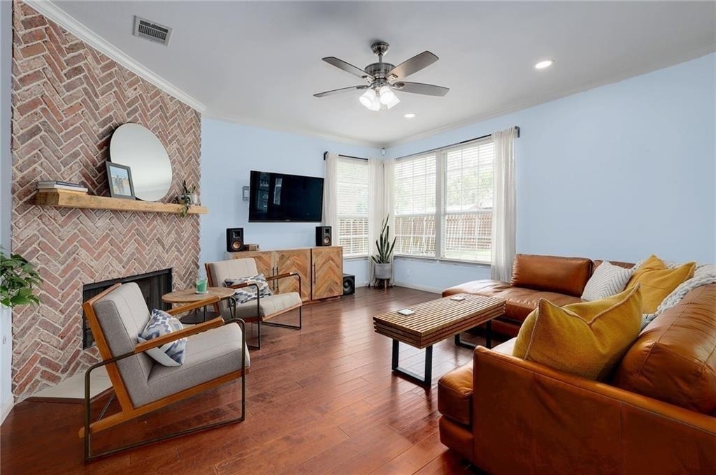 1705 Azalea Dr - Photo 3