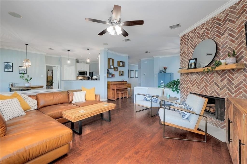 1705 Azalea Dr - Photo 2