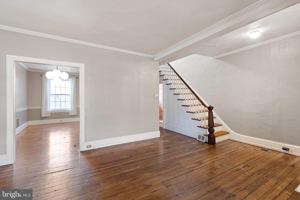 1010 Trenton Place - Photo 5