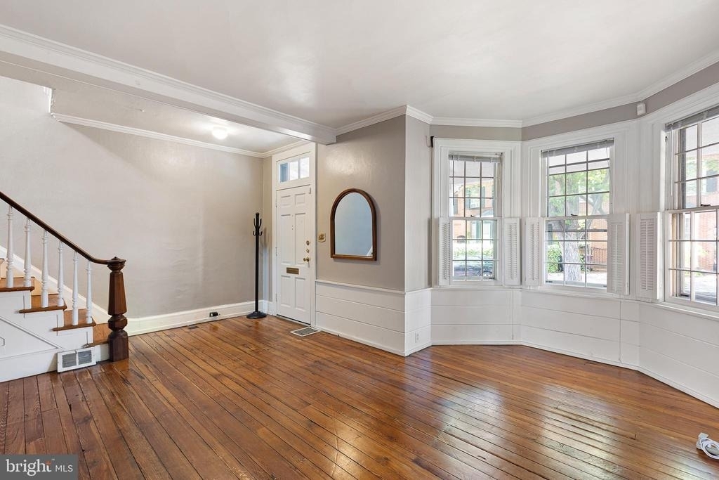 1010 Trenton Place - Photo 4