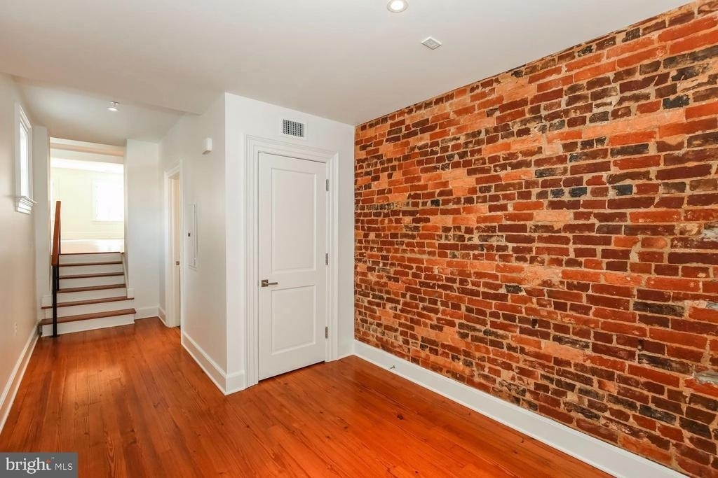 3009 M Street Nw - Photo 1