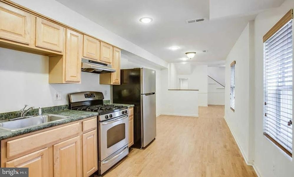 729 10th Street Ne - Photo 8