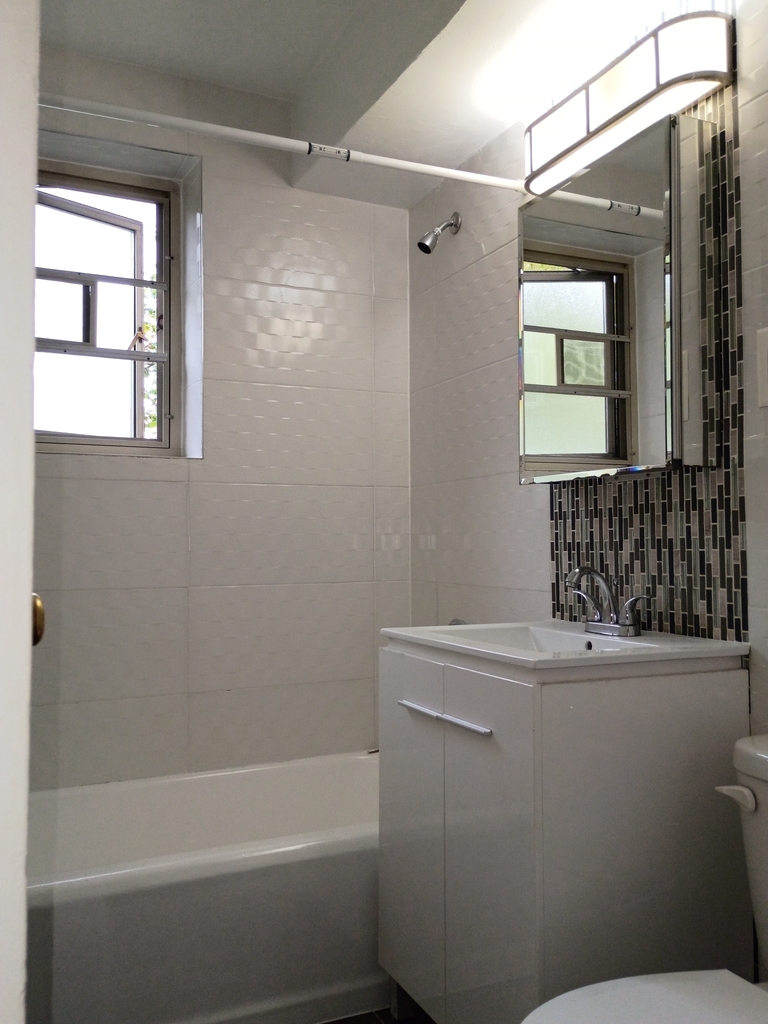 192street and crescent  - Photo 6