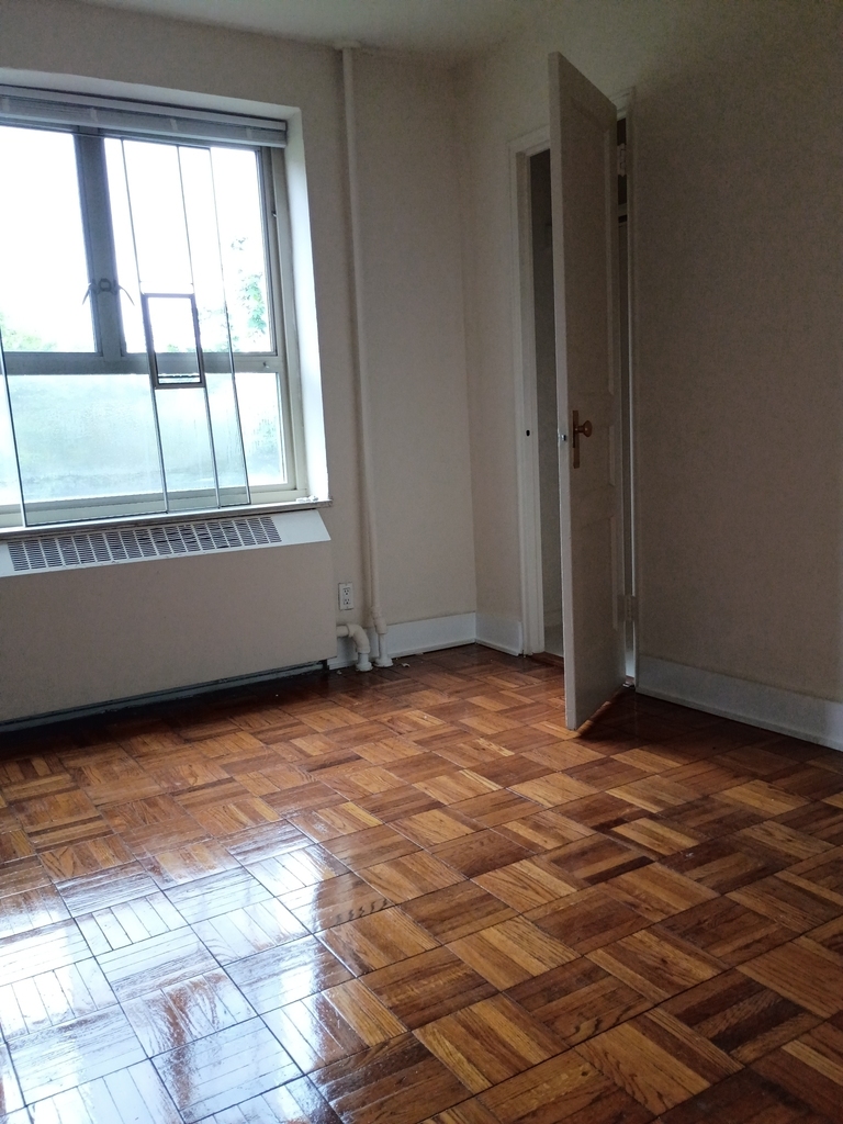 192street and crescent  - Photo 5