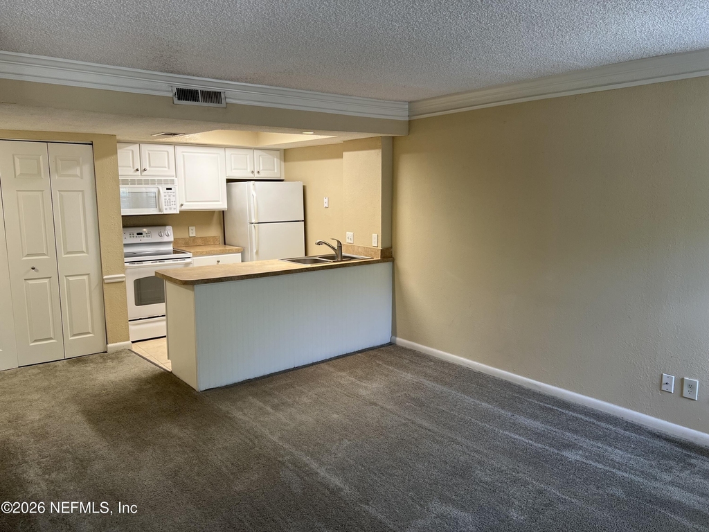 100 Fairway Park Boulevard - Photo 3