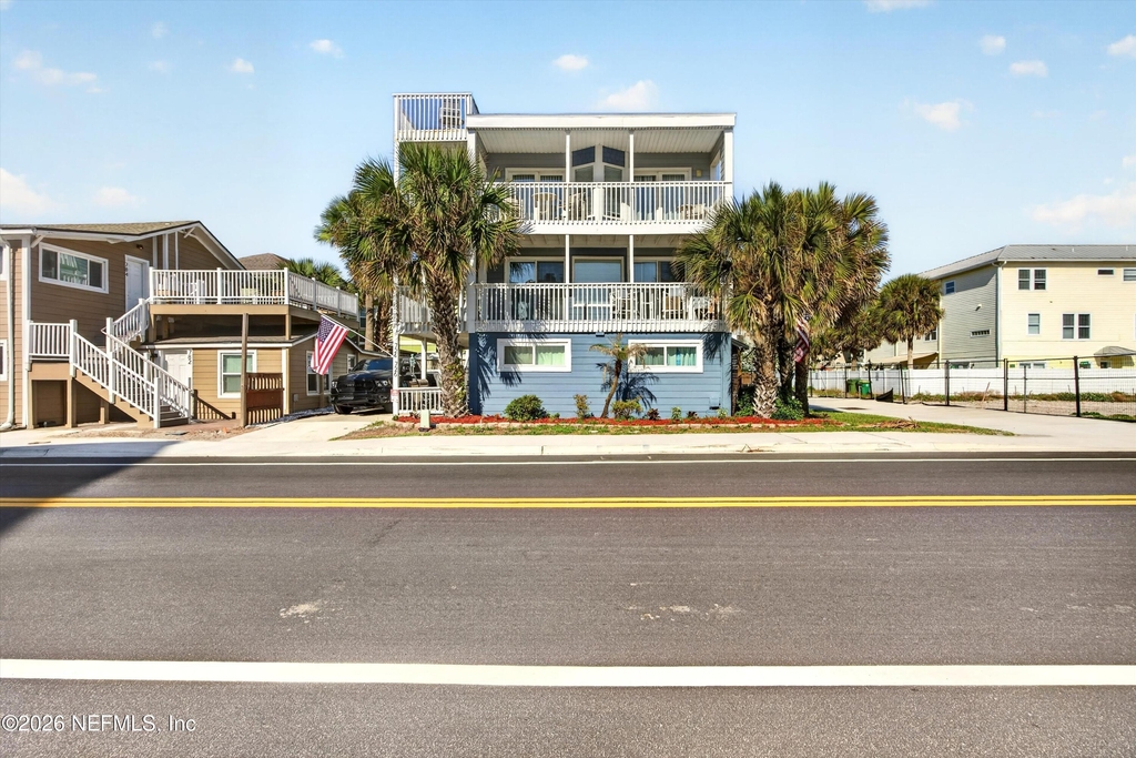724 1st Street - Photo 0