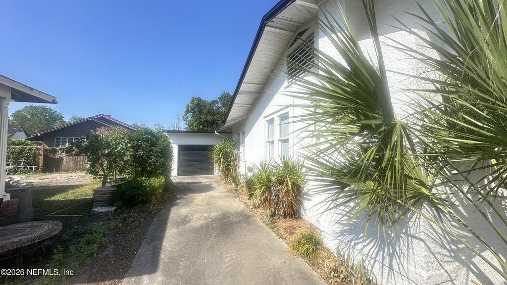 1332 Belvedere Avenue - Photo 6