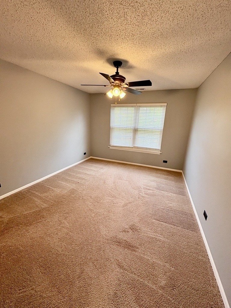 319 Deer Glen Way - Photo 13