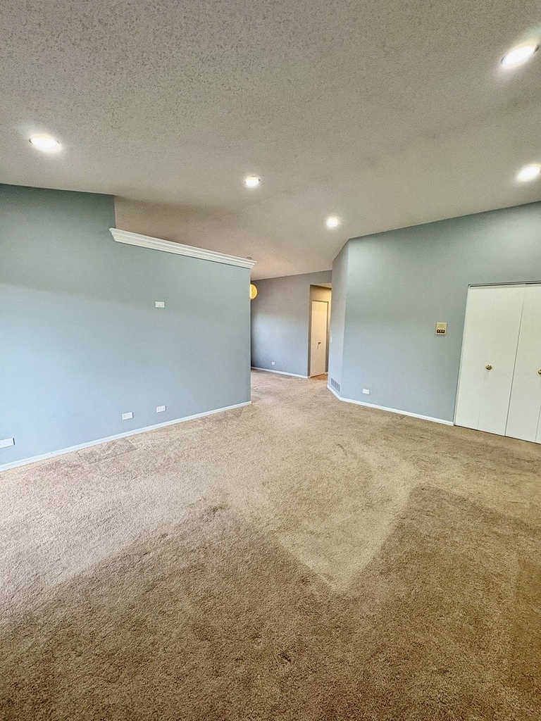 319 Deer Glen Way - Photo 5