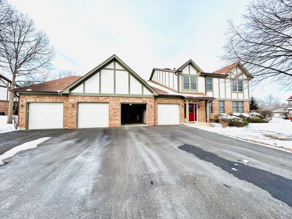 319 Deer Glen Way - Photo 0