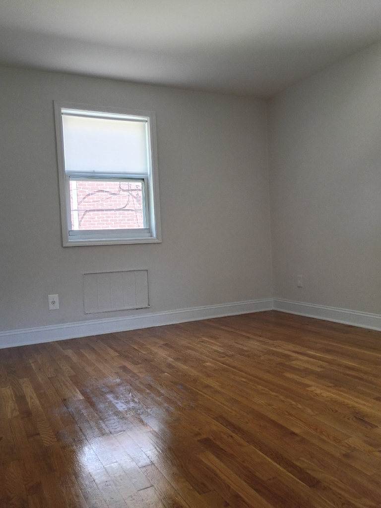 68st and Cloverdale ave - Photo 4