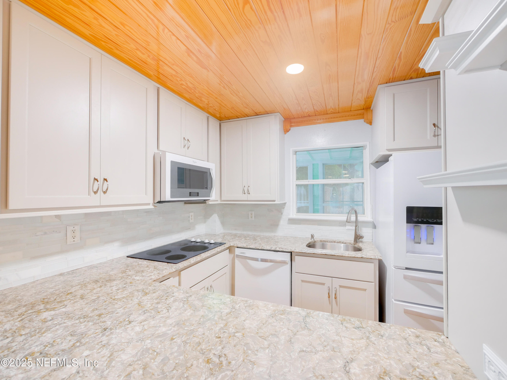 6472 Putnam Street - Photo 5