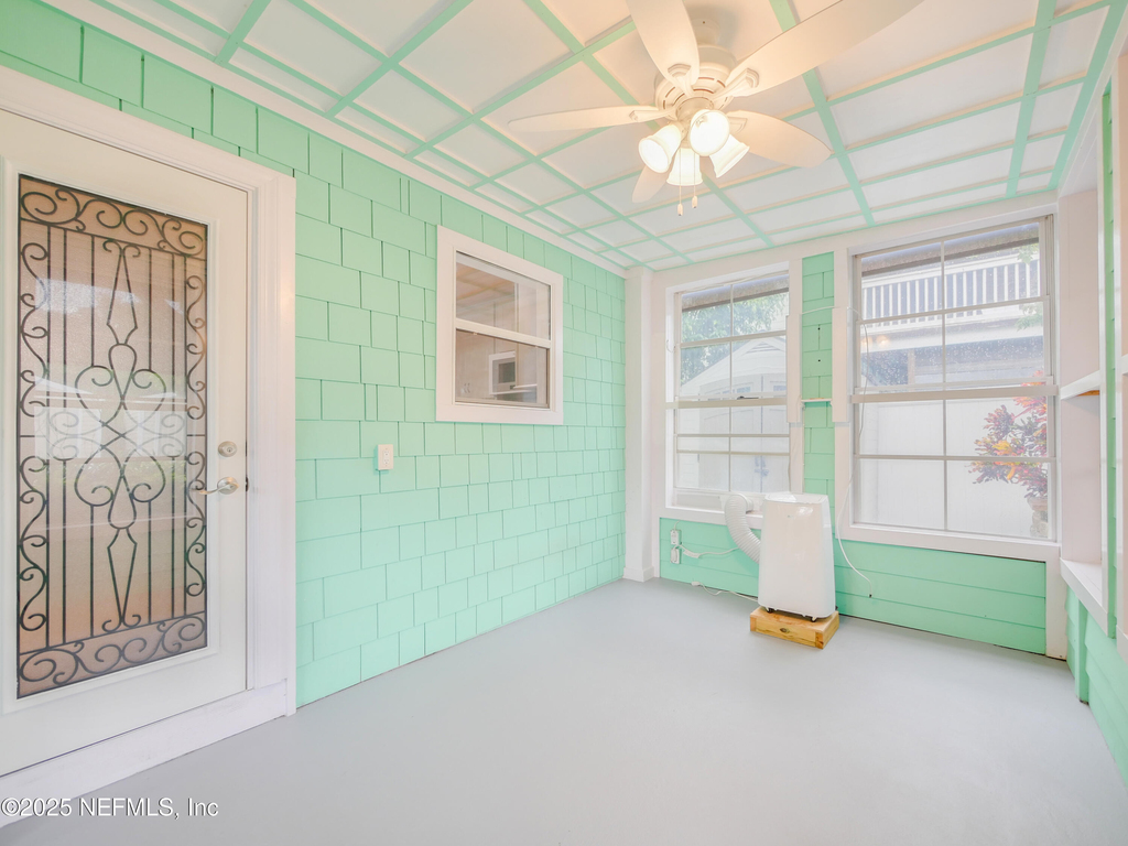 6472 Putnam Street - Photo 22