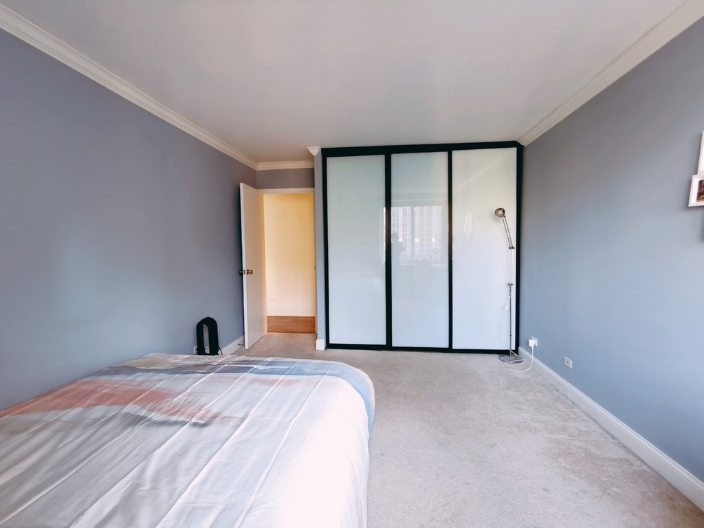 211 E Ohio Street - Photo 6