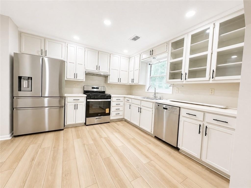 1400 Chalet Circle - Photo 3