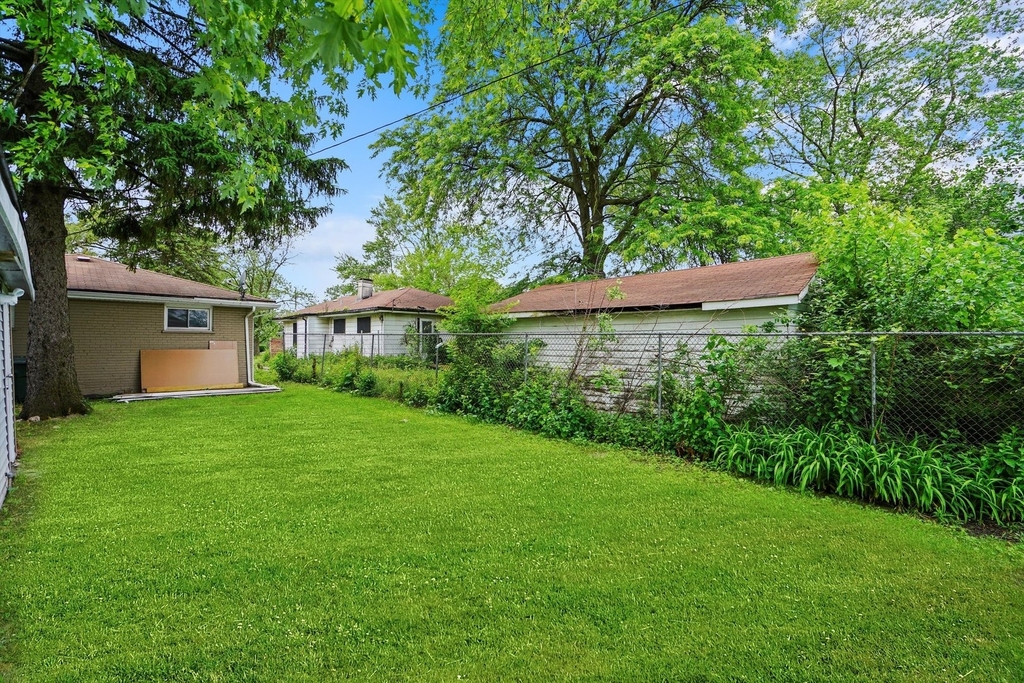 16125 Marshfield Avenue - Photo 10