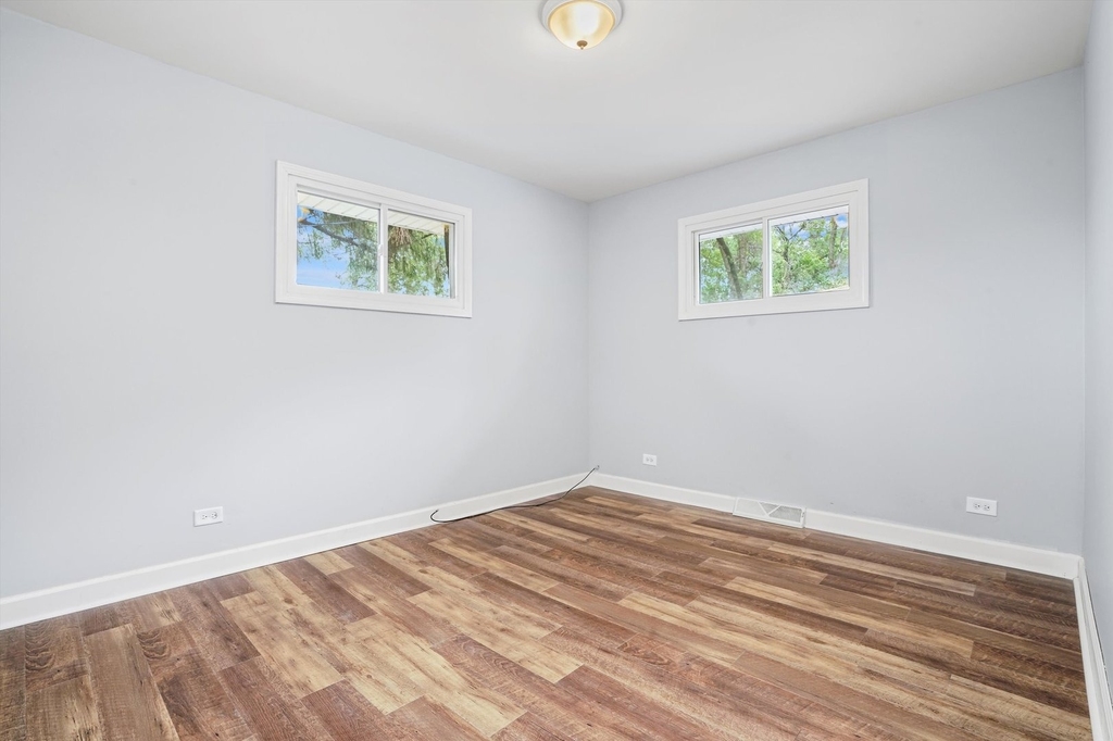 16125 Marshfield Avenue - Photo 6