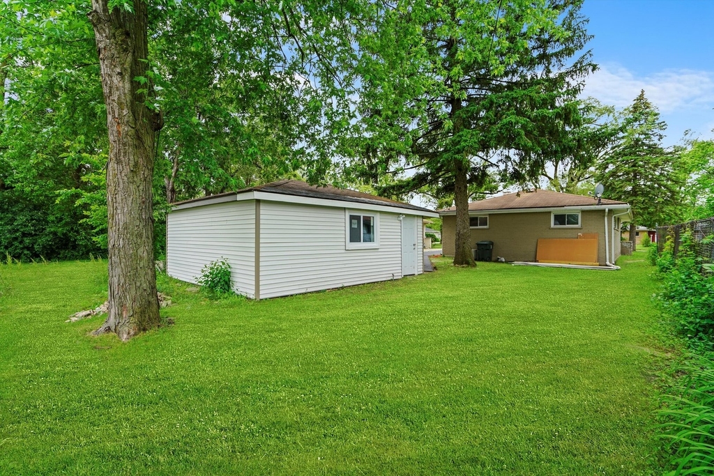 16125 Marshfield Avenue - Photo 11