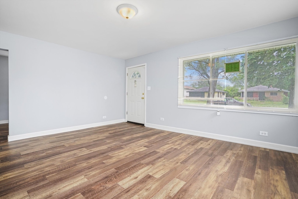 16125 Marshfield Avenue - Photo 4