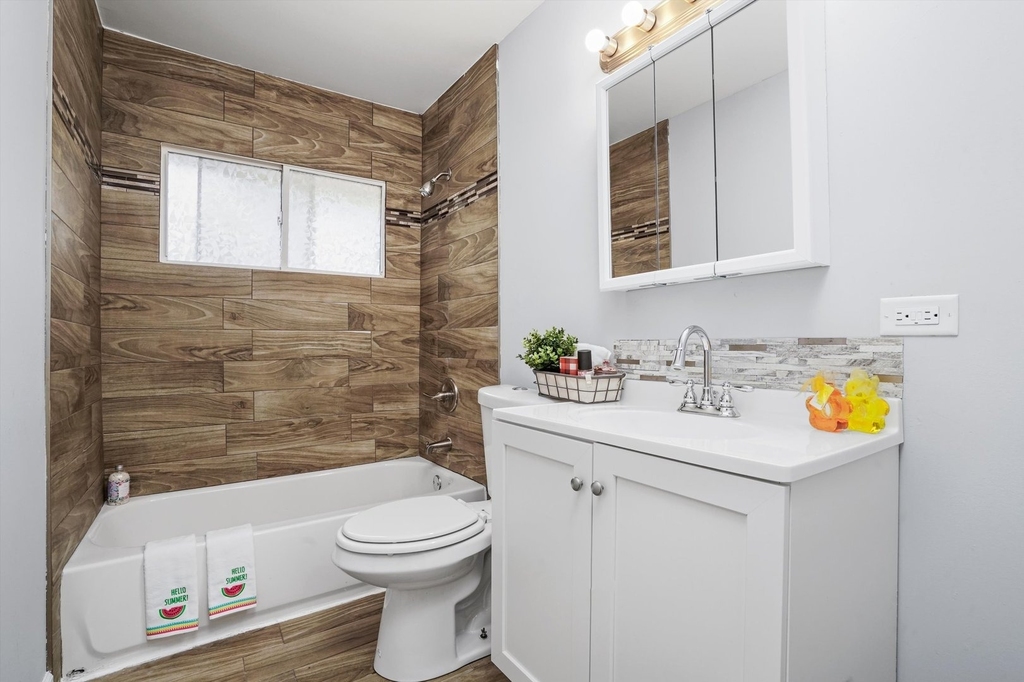 16125 Marshfield Avenue - Photo 2