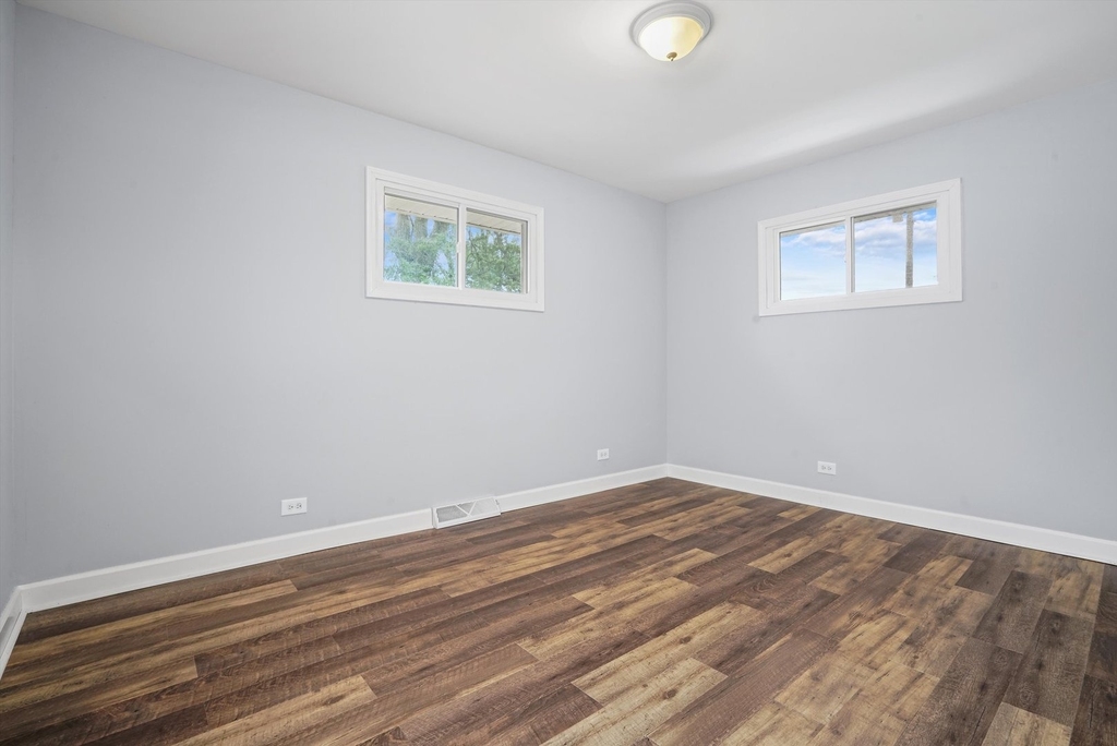16125 Marshfield Avenue - Photo 5