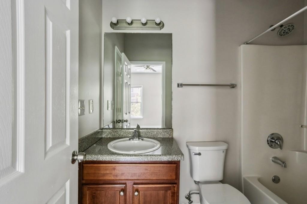 740 Prince Place - Photo 4