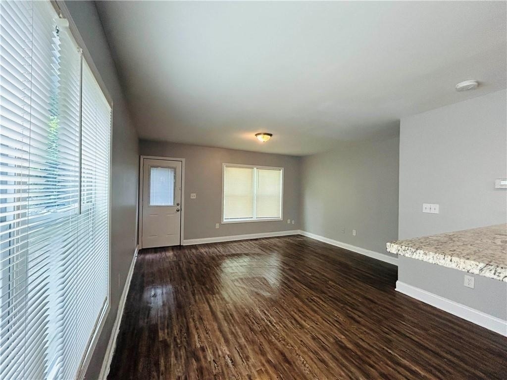 2035 Lois Place - Photo 2