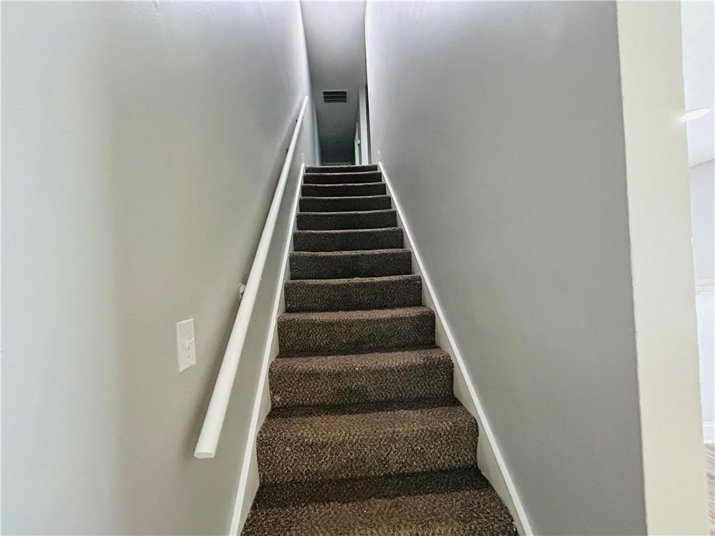 2035 Lois Place - Photo 6