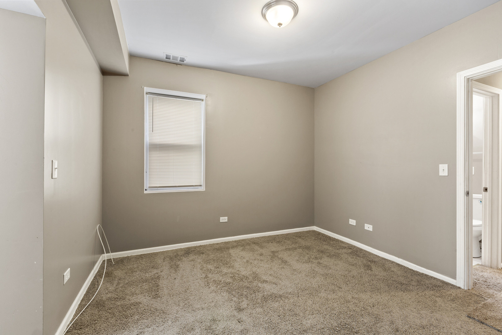 323 Memorial Drive - Photo 8