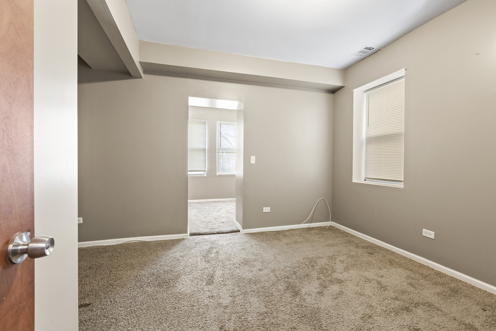 323 Memorial Drive - Photo 7