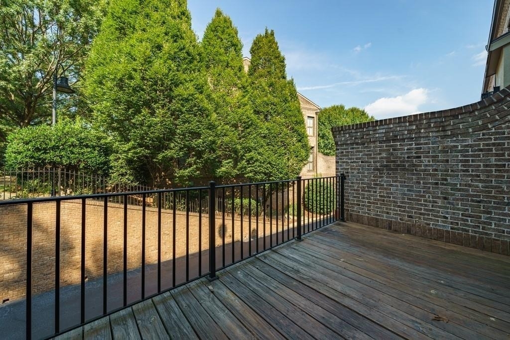 69 Honour Avenue Nw - Photo 11