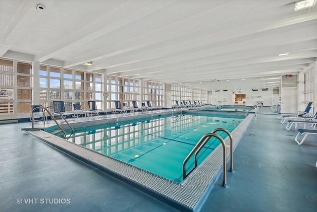 535 N Michigan Avenue - Photo 18