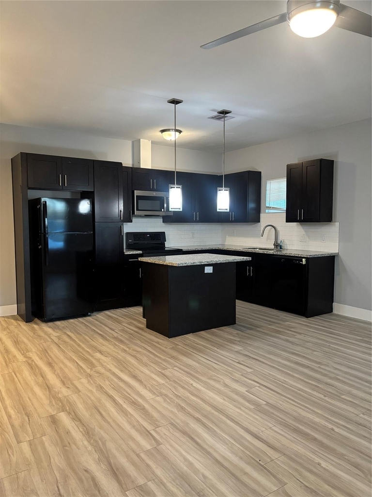 339 Owens Street - Photo 2