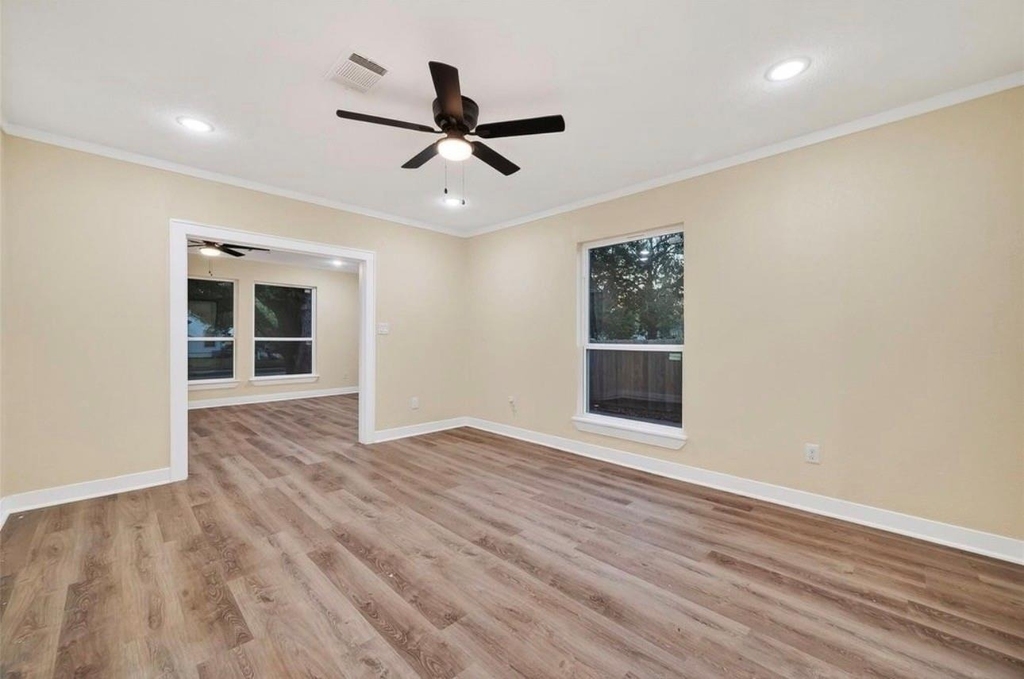 2725 Avenue F - Photo 3