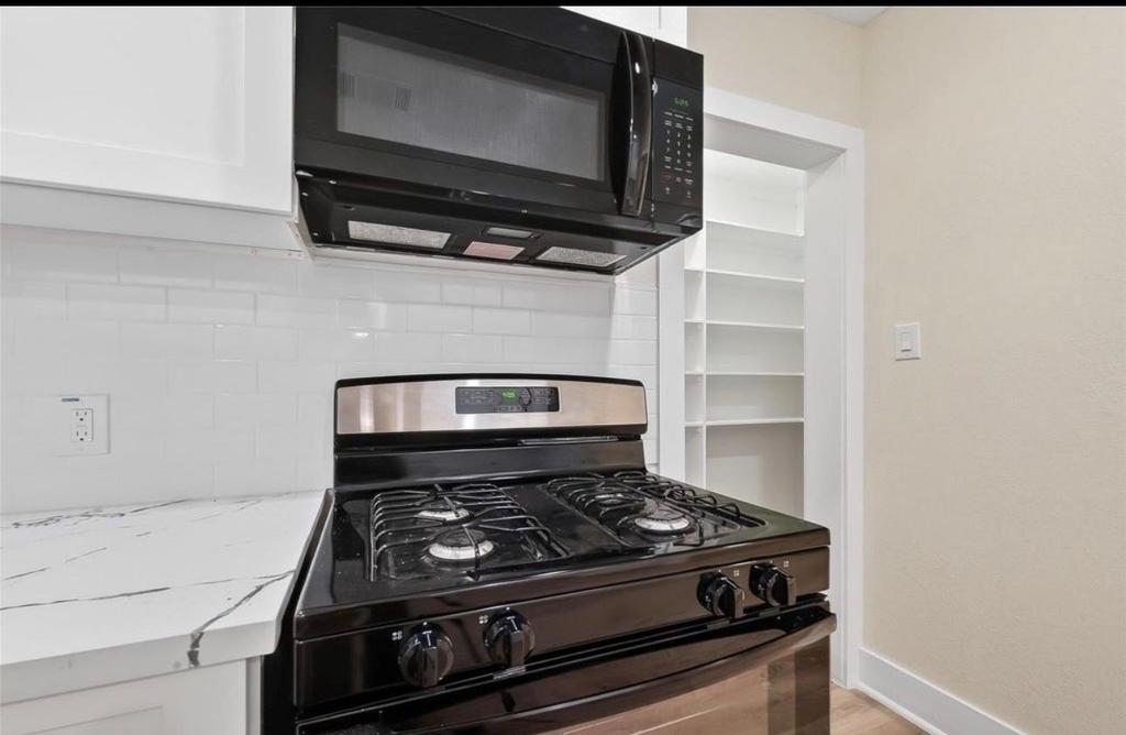2725 Avenue F - Photo 7